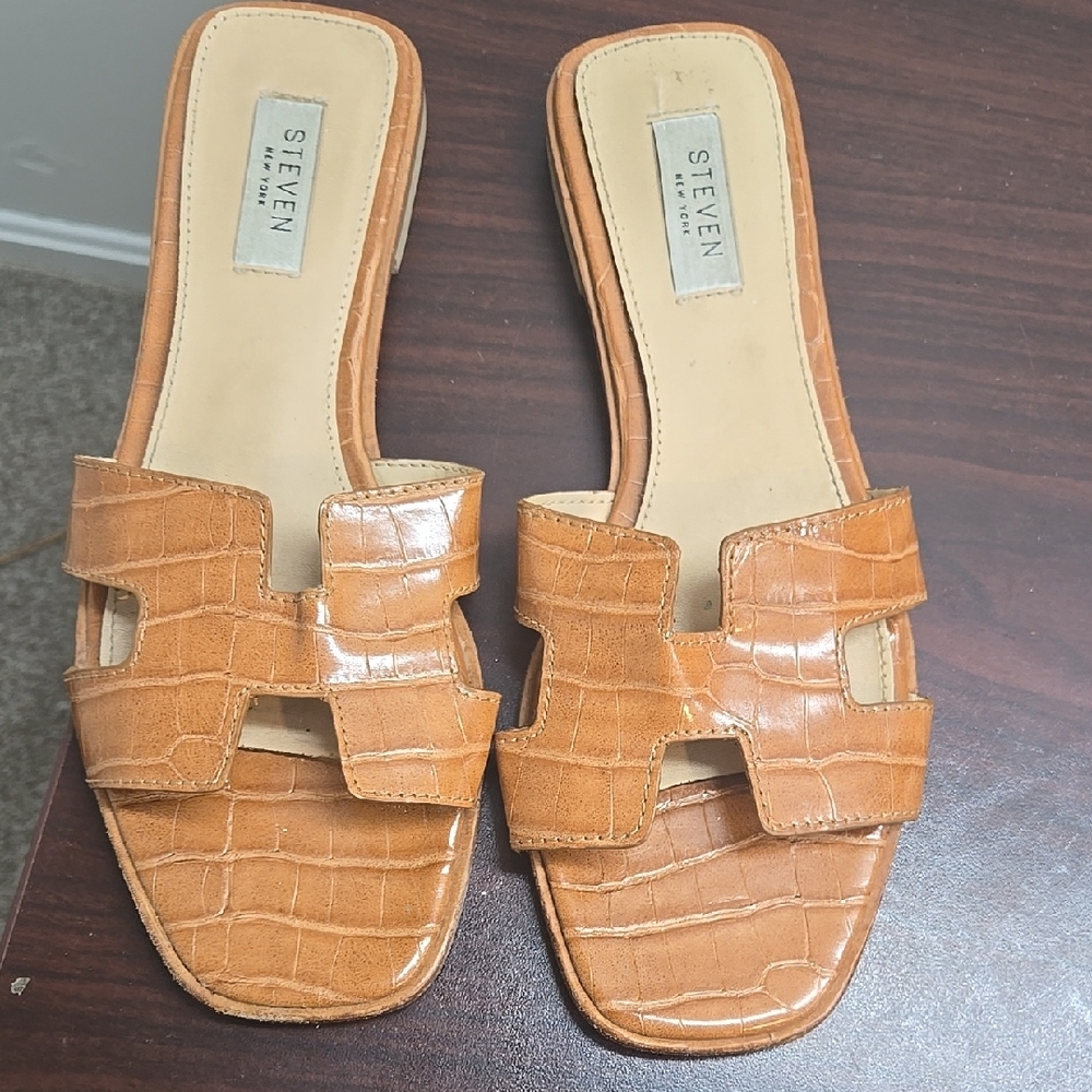 Steve Madden Brown Flats with Croc Texture